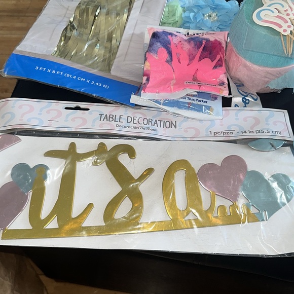 READY TO SHIP GENDER REVEAL DECOR BUNDLE 🎉🩵🩷 INCLUDES FREE BALLOONS 100+ - Picture 9 of 17